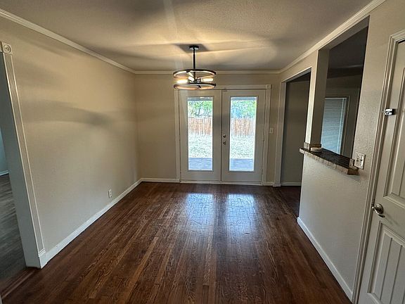 5th image of 610 Tarver St