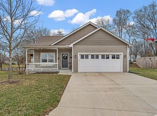 107 W 16th Ter, Eudora, KS 66025