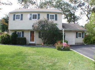 7 Ontario St, Port Jefferson Station, NY 11776