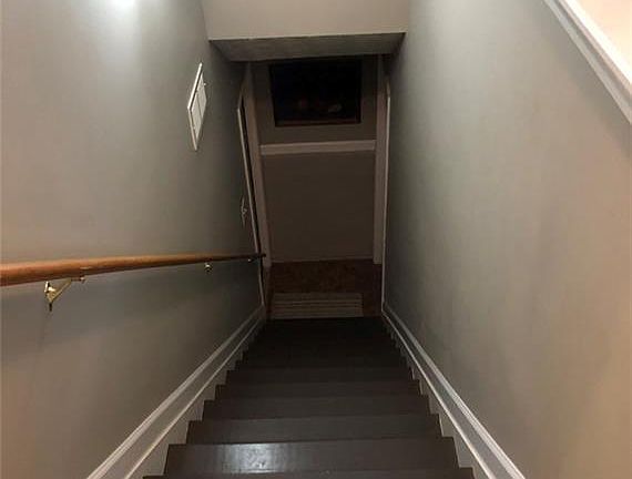 5th image of 130 Greenwood Park Way