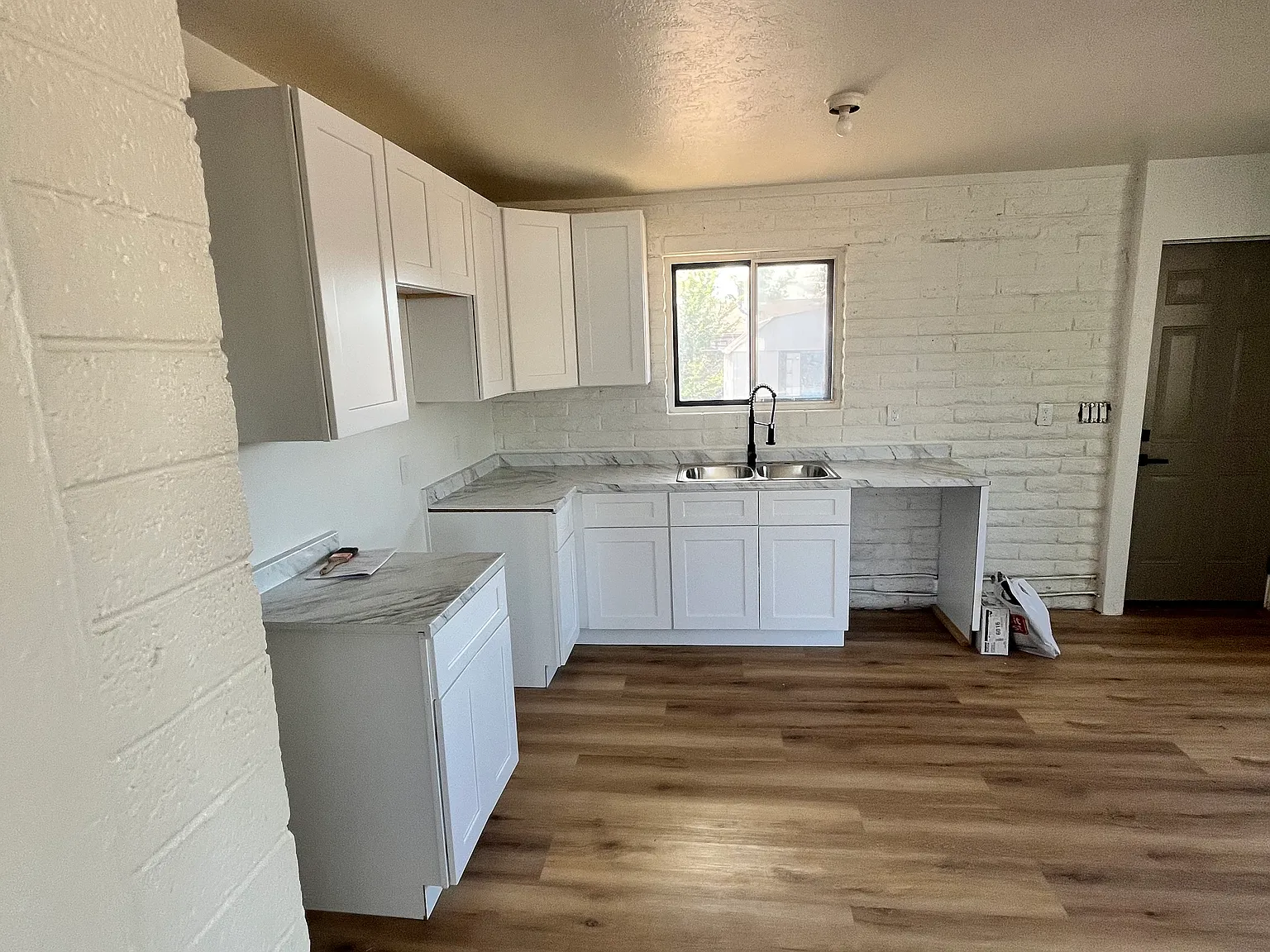 3 bed, 1100 sqft, $1,850 — Photo 2