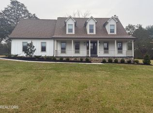 10306 Westland Dr, Knoxville, TN 37922