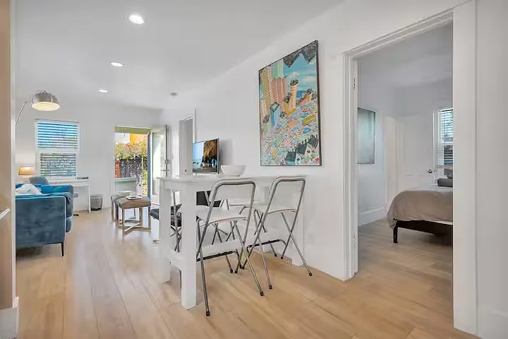 656 Broadway St — Photo 9