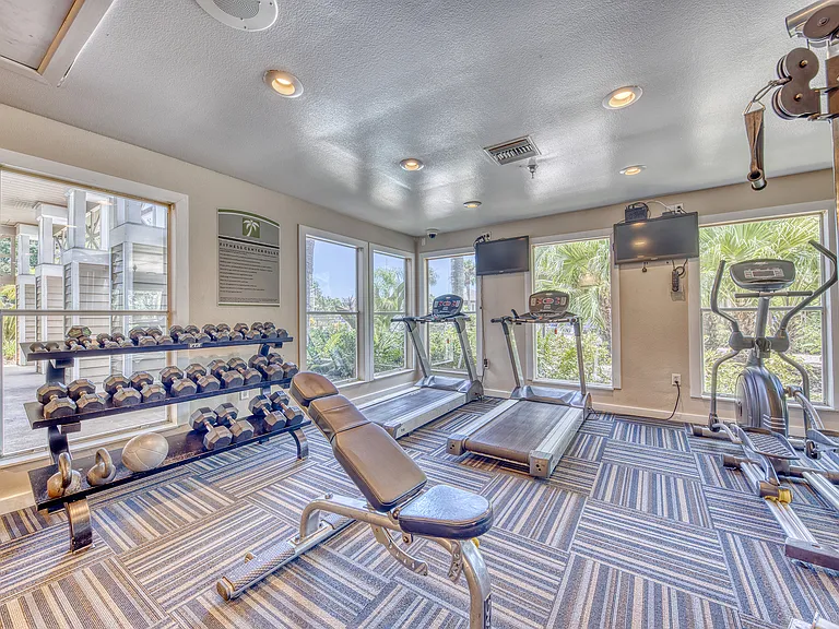 Palm Cove Apartments — Photo 96