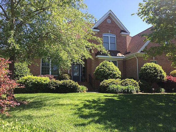 3rd image of 202 Wentworth Ct