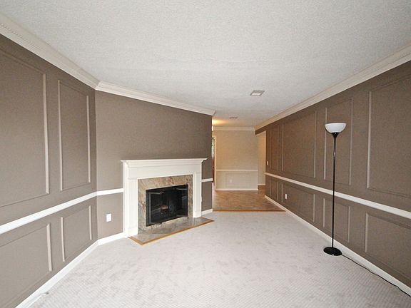 5th image of 5 Rowayton Woods Dr