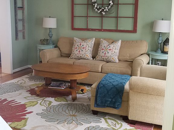 Front/formal living room