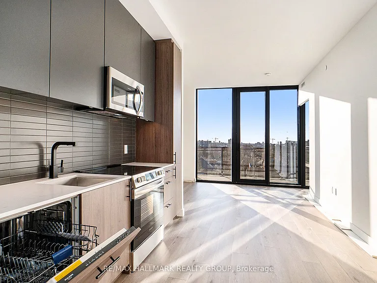 10 James St #11 — Photo 4