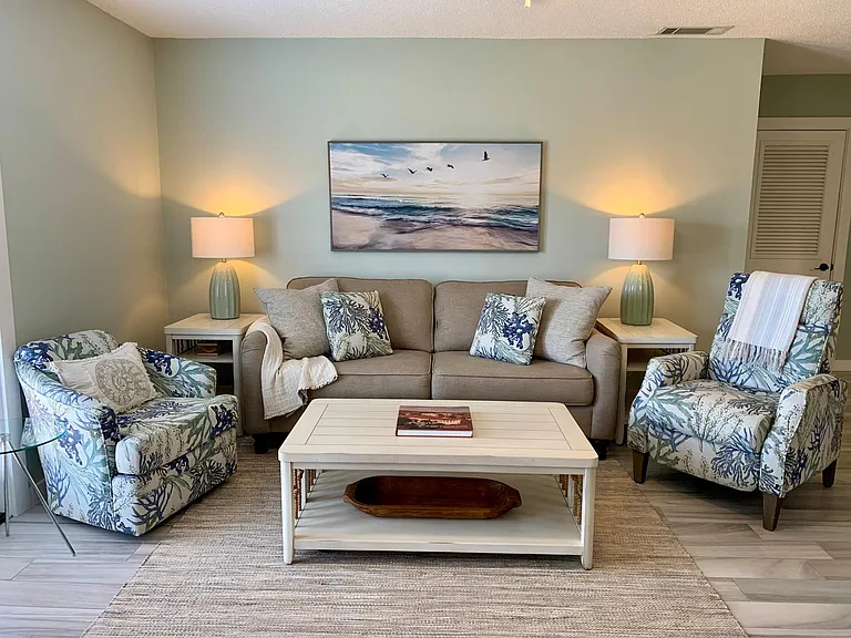 2100 W Beach Dr #204 — Photo 1