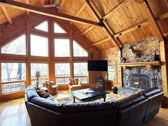 2nd image of 5 W Timber Valley Dr