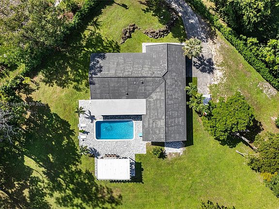 5th image of 9550 NW 42nd Ct