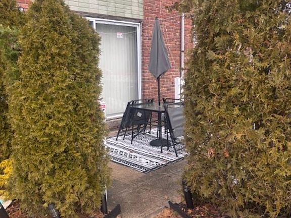 4th image of 261 N Newbridge Rd