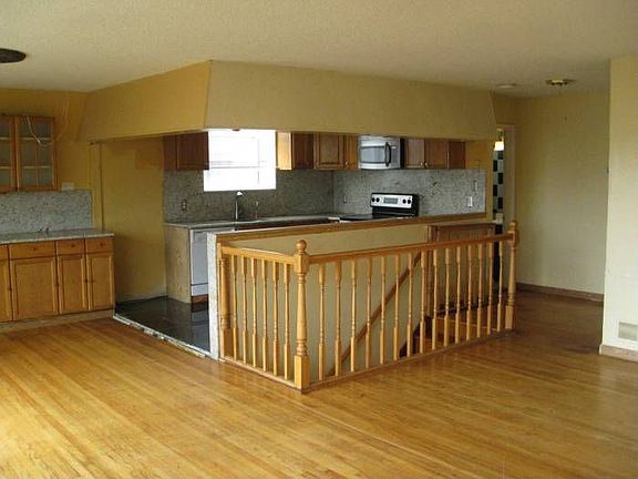 5th image of 1360 Skyline Dr