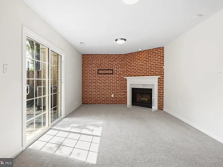 3146 Valentino Ct — Photo 21