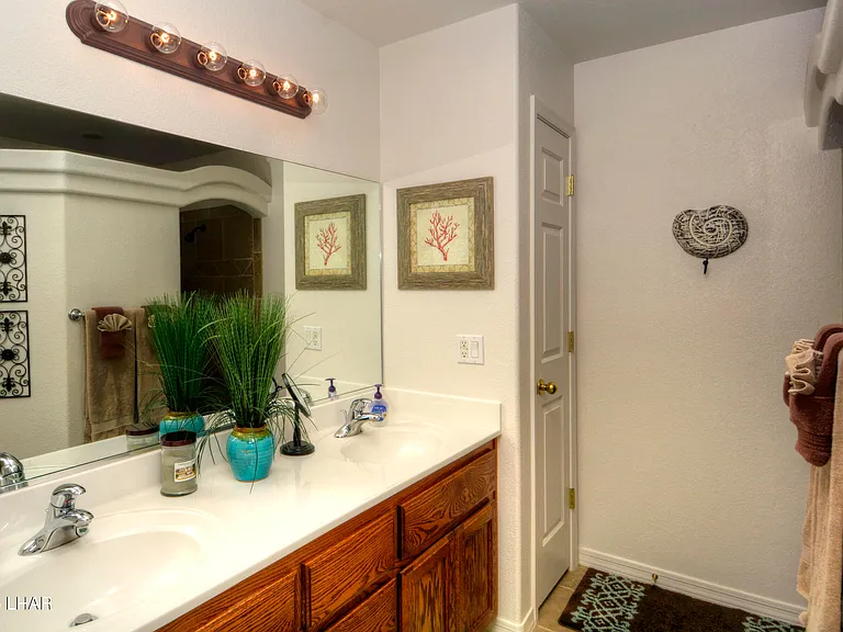 3400 Buckboard Dr — Photo 10