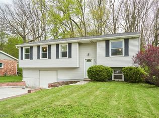 5165 Fawn Dr, Akron, OH 44319