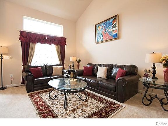 3rd image of 53711 Edgewood Dr