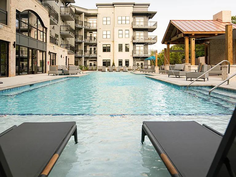 One Riverside Apartments — Photo 18
