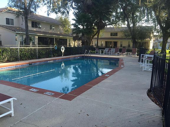 2nd image of 146 Chippendale Ter