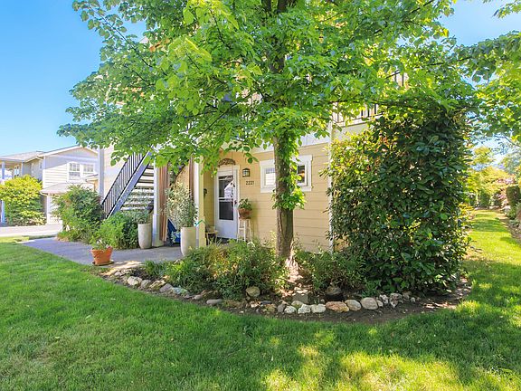 2nd image of 2221 McCall Dr