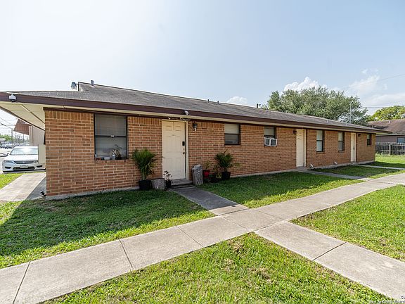 3rd image of 213 E Wright