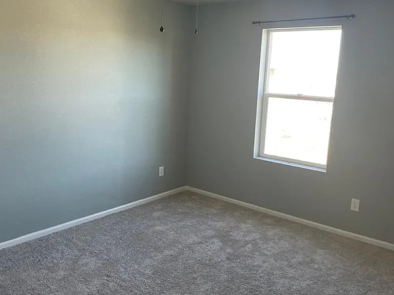 Upstair bedroom
New paint and new vinyl flooring installed (no carpet)