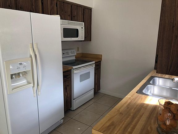 3rd image of 14144 Bowling Green Ct