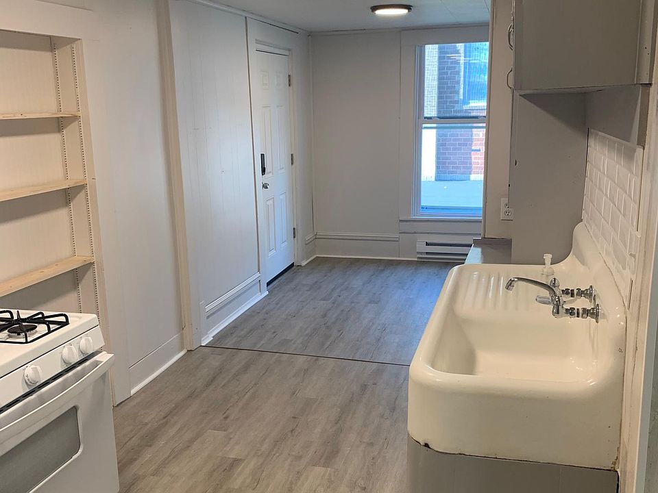1st image of 4453 Main St #2