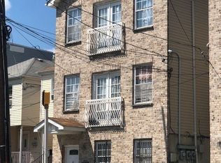 49 Long St, Jersey City, NJ 07305
