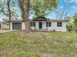 7909 Arnote Rd, Pleasant Valley, MO 64068