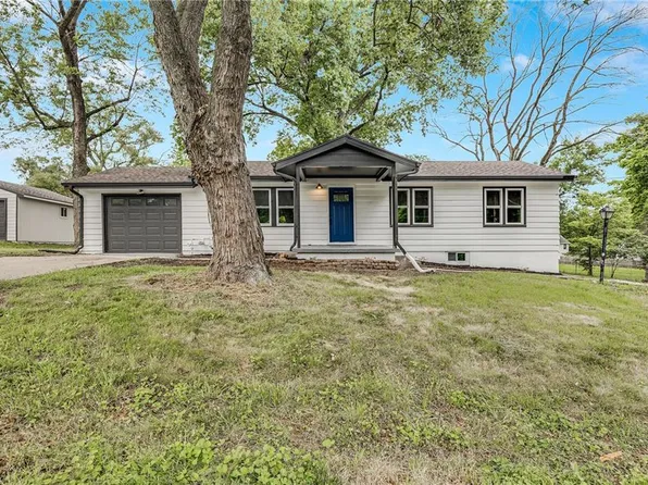 7909 Arnote Rd, Pleasant Valley, MO 64068