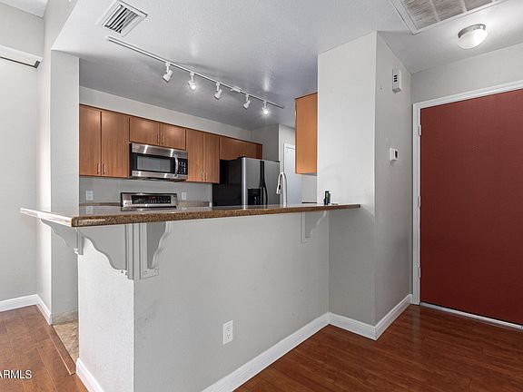5th image of 2035 S ELM Street #235