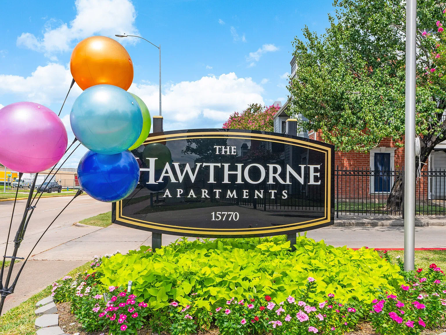 Hawthorne — Photo 4
