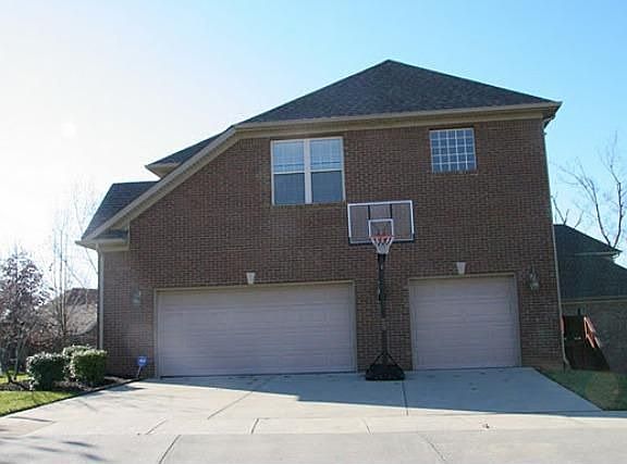3rd image of 937 Princess Doreen Dr