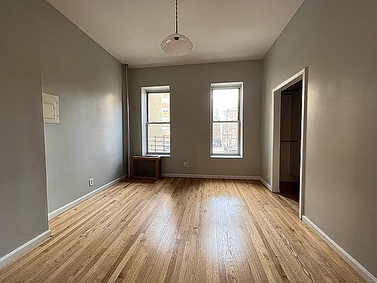 2nd image of 236 E 116th St #2