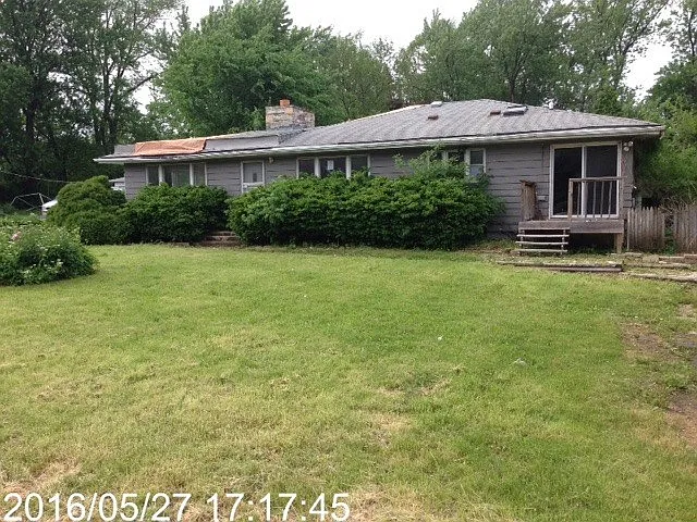 826 Valleyview Dr photo 1