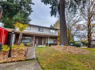 2810 SE Camwal Dr, Hillsboro, OR 97123