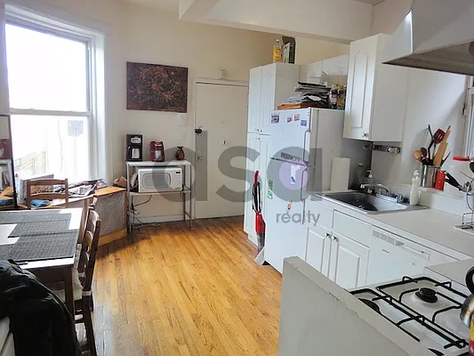 Rented by DSA Realty | media 31