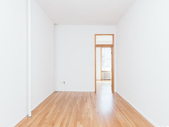 3rd image of 570 Manhattan Ave #2D