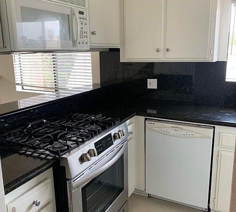 3rd image of 1819 Greenfield Ave APT 302