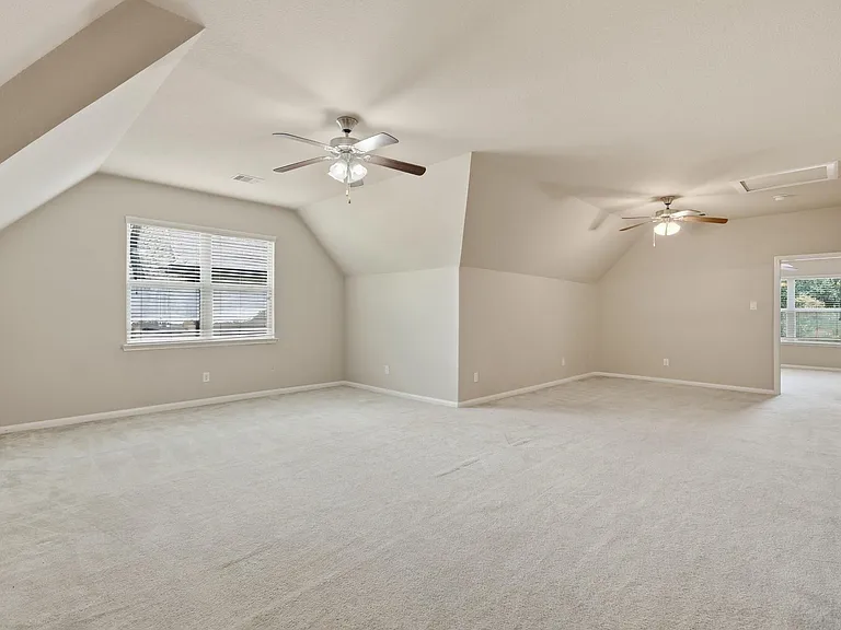 5815 Creek Crossing Ct — Photo 36