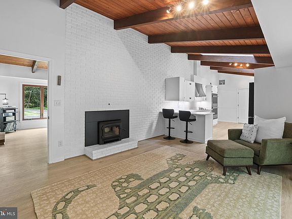 3rd image of 17133 Clarksridge Rd