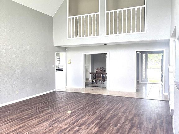 5th image of 7244 Edgewater Dr