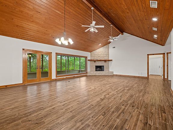 5th image of 121 Water Park Rd