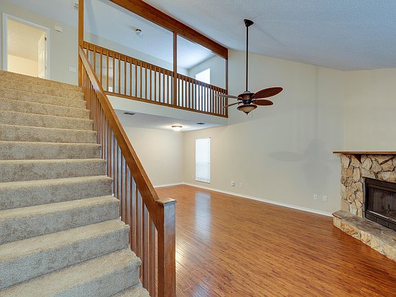 3rd image of 3928 Valley Garden Dr W