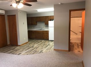 104 S Sheakley Ave APT 4, New Hampton, IA 50659