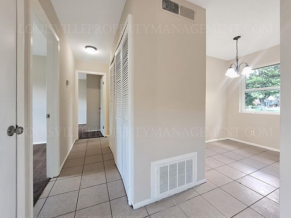 3rd image of 5212 Terrace Green Cir