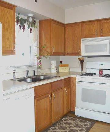 3rd image of 3371 Glendale St