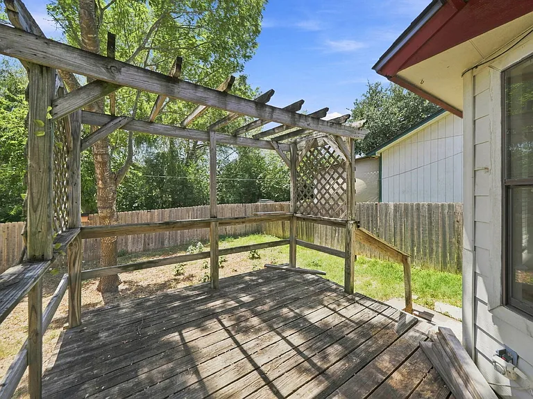 2207 Lancaster Gate Cv — Photo 43