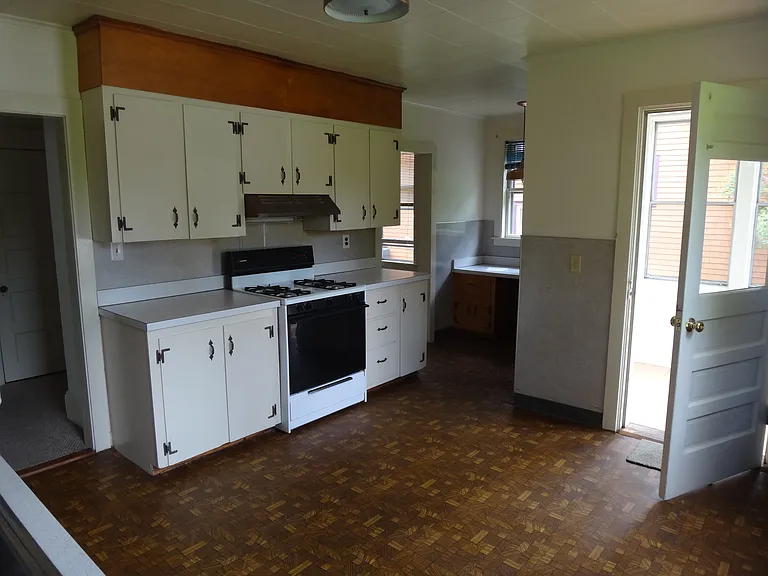 52 Revell Ave #1 — Photo 35